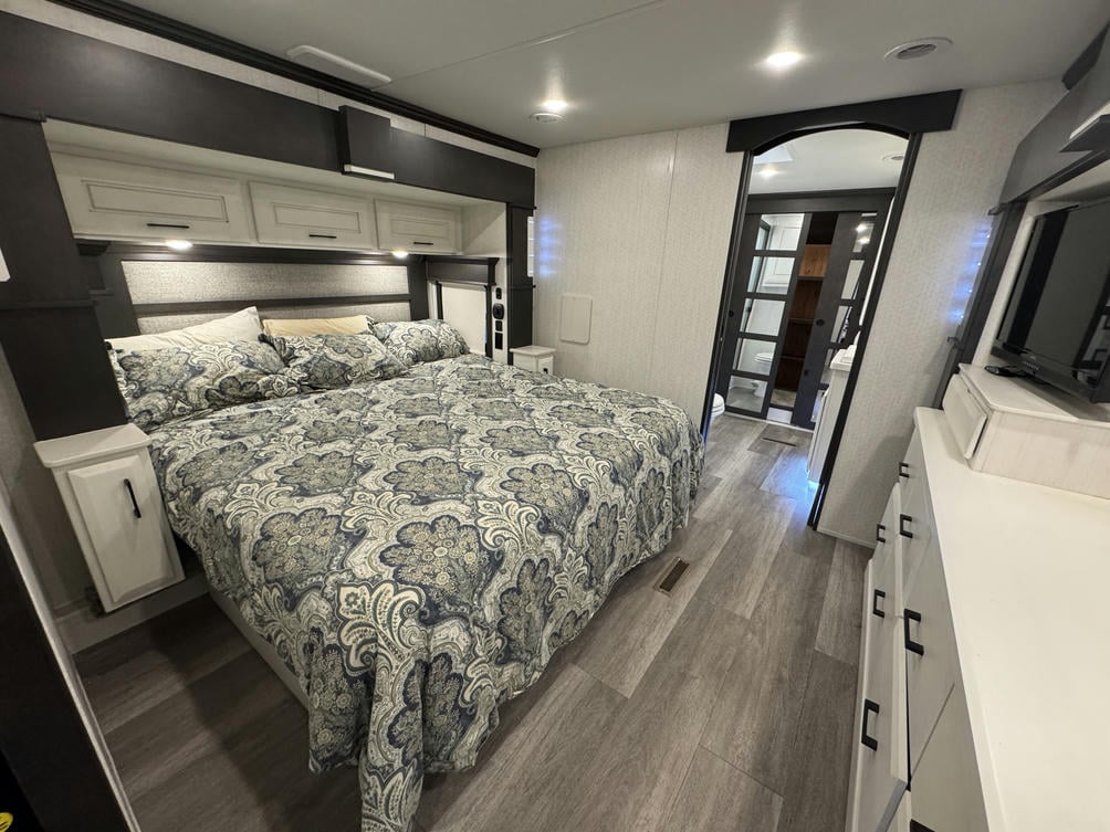 2023 Mobile Suites Santa Fe