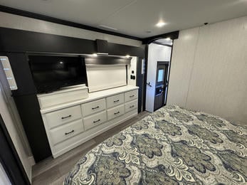 2023 Mobile Suites Santa Fe