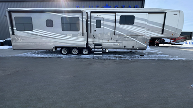 2023 Mobile Suites Santa Fe