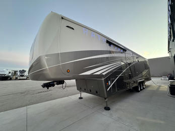 2023 Mobile Suites Santa Fe