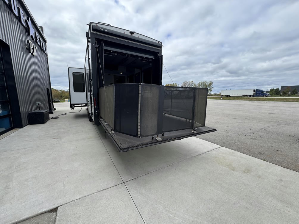 2023 Momentum 410TH-R