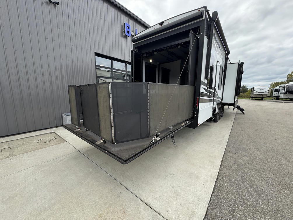 2023 Momentum 410TH-R