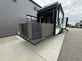 2023 Momentum 410TH-R