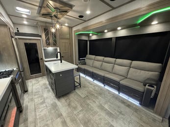 2023 Momentum 410TH-R