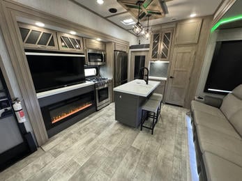 2023 Momentum 410TH-R