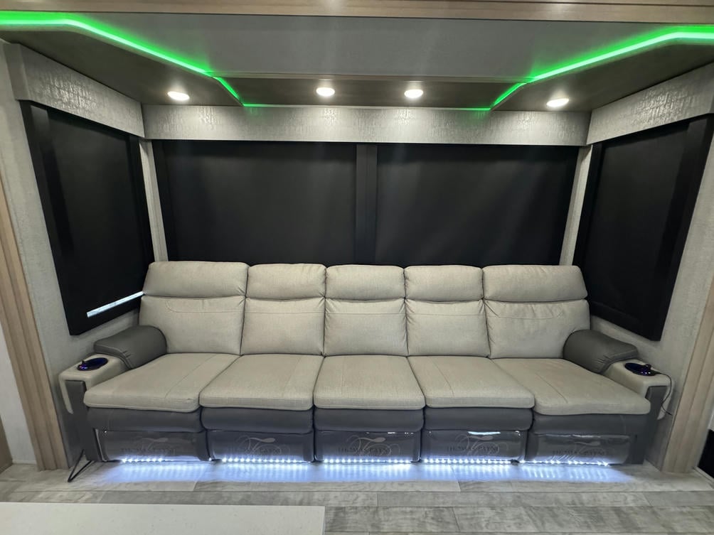 2023 Momentum 410TH-R