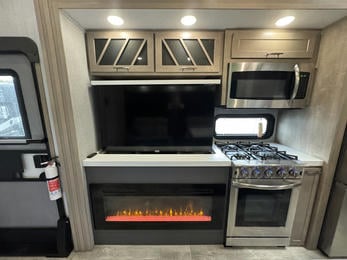 2023 Momentum 410TH-R