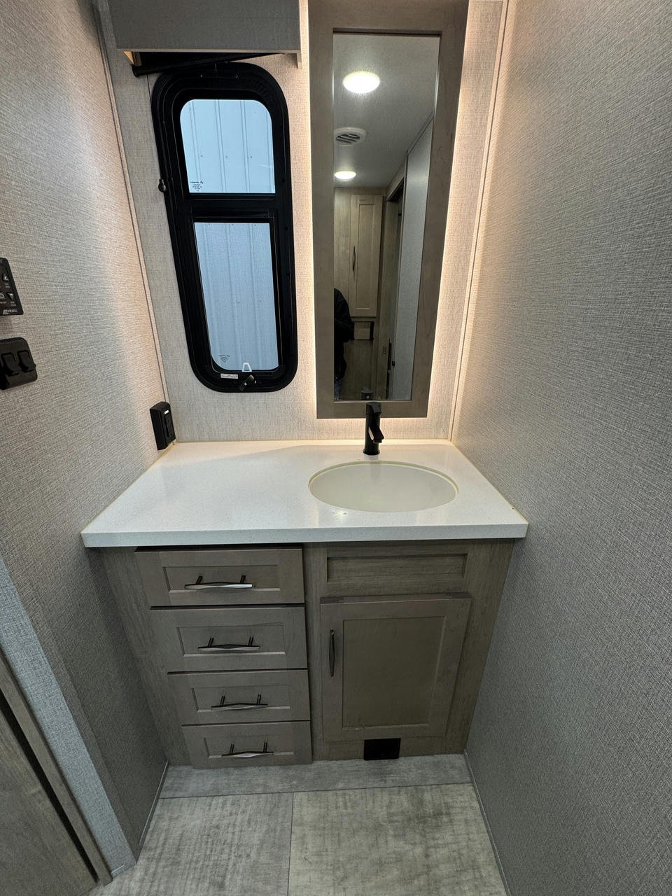 2023 Momentum 410TH-R