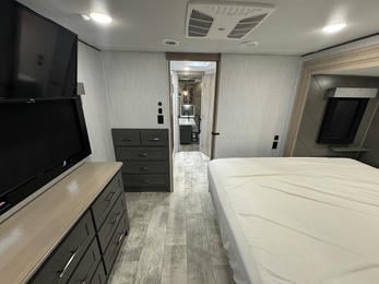 2023 Momentum 410TH-R