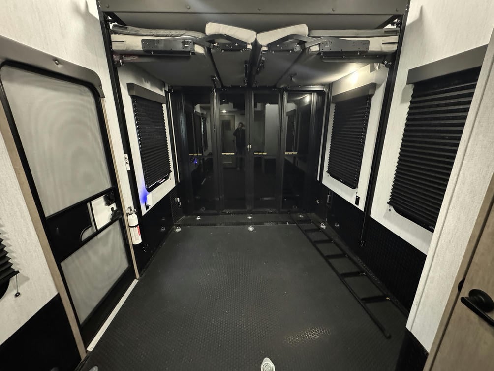 2023 Momentum 410TH-R