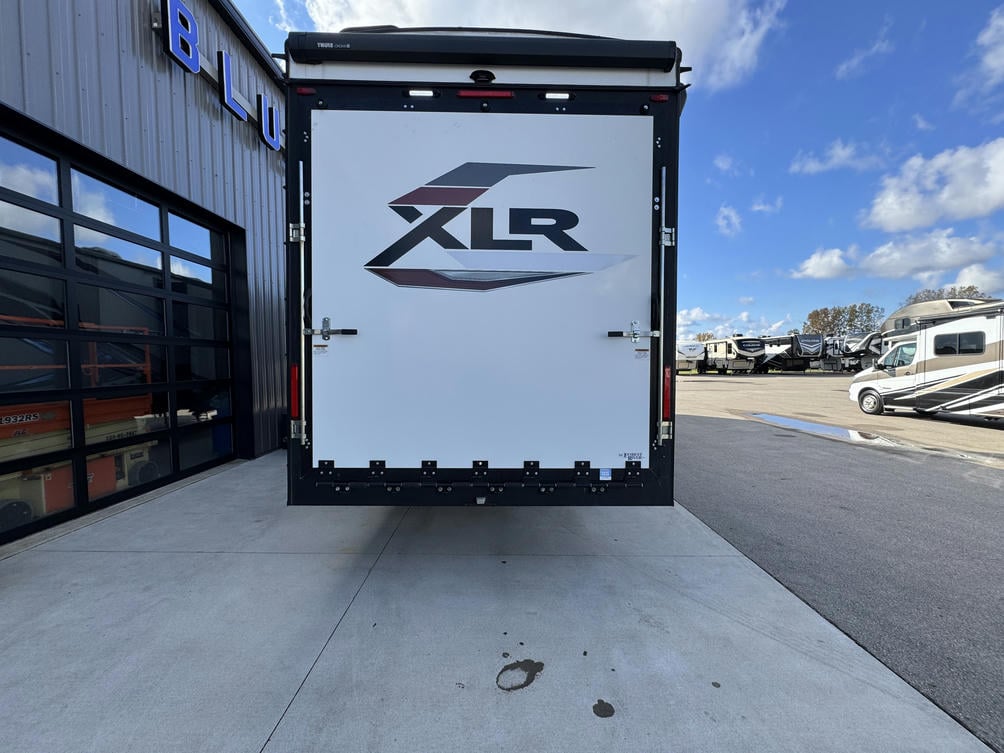 2023 XLR Nitro 351
