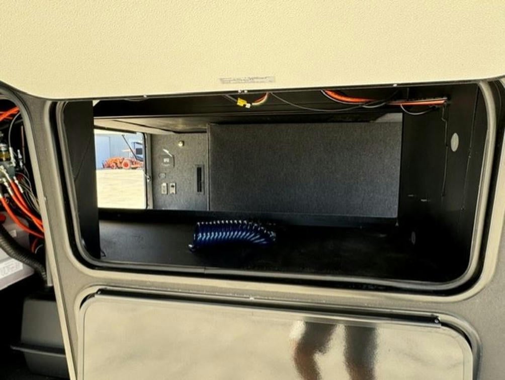 2024 Big Country 3200RLK