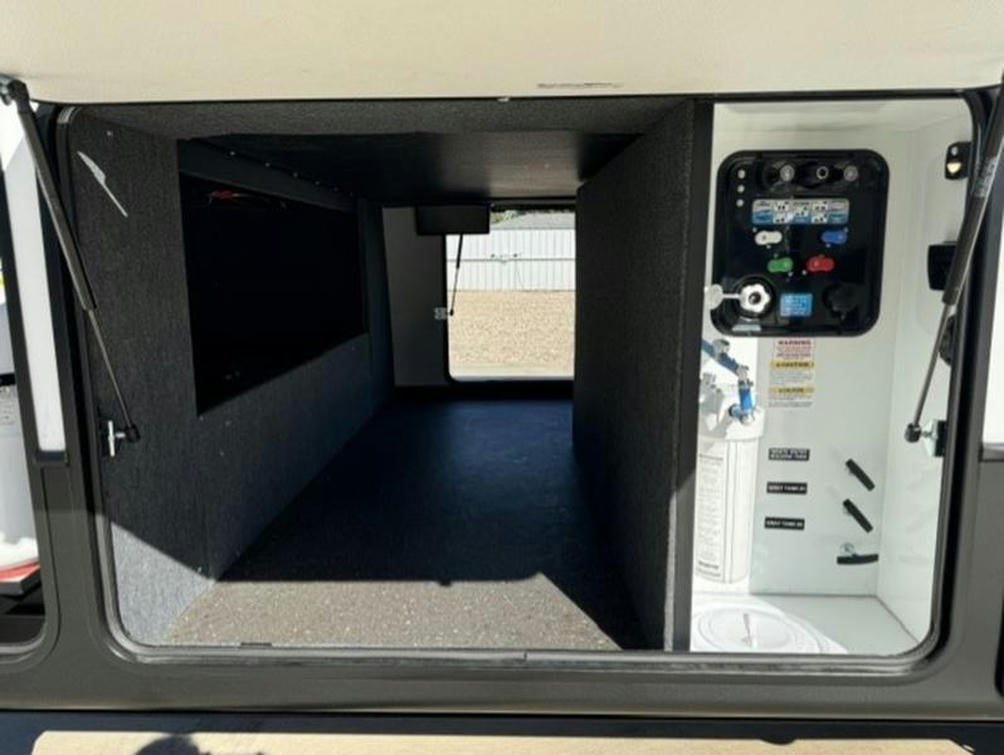 2024 Big Country 3200RLK