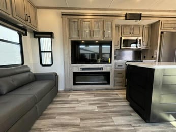 2024 Big Country 3200RLK