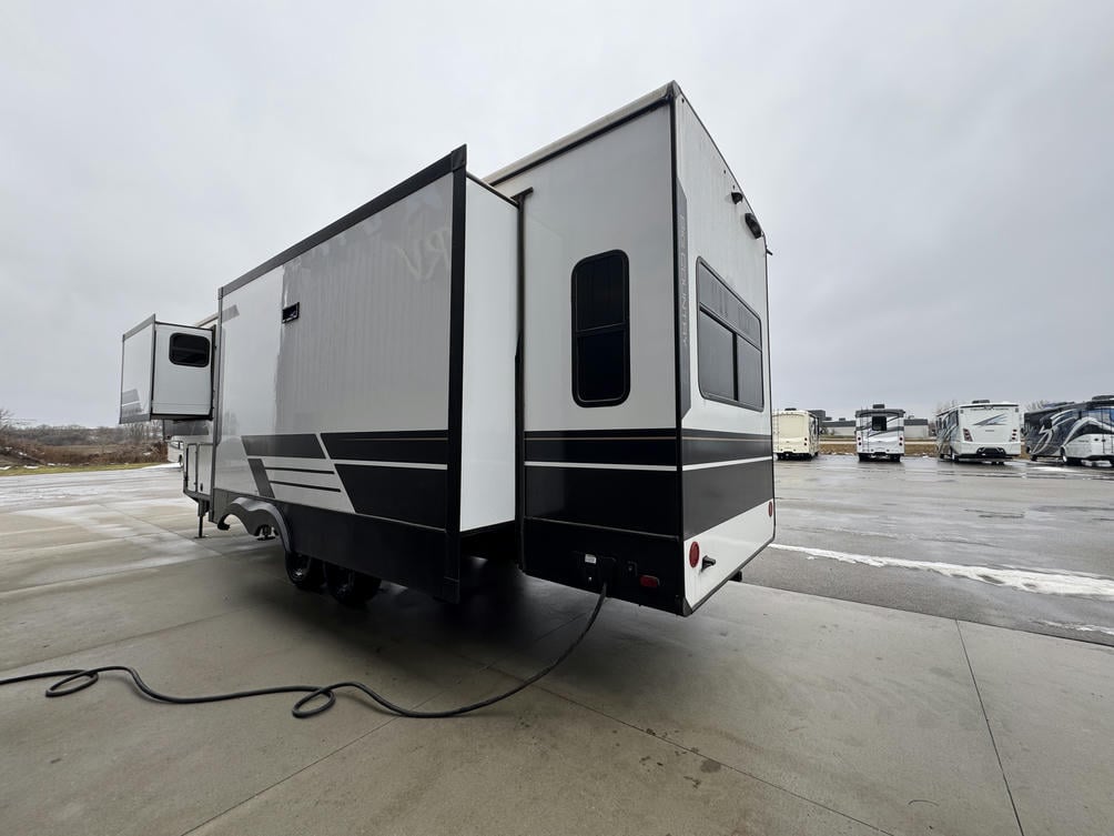 2024 Big Country 3200RLK