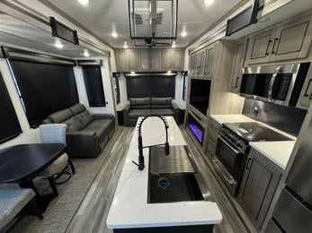 2024 Big Country 3200RLK