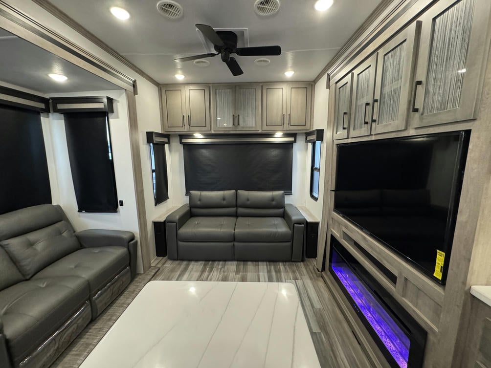 2024 Big Country 3200RLK