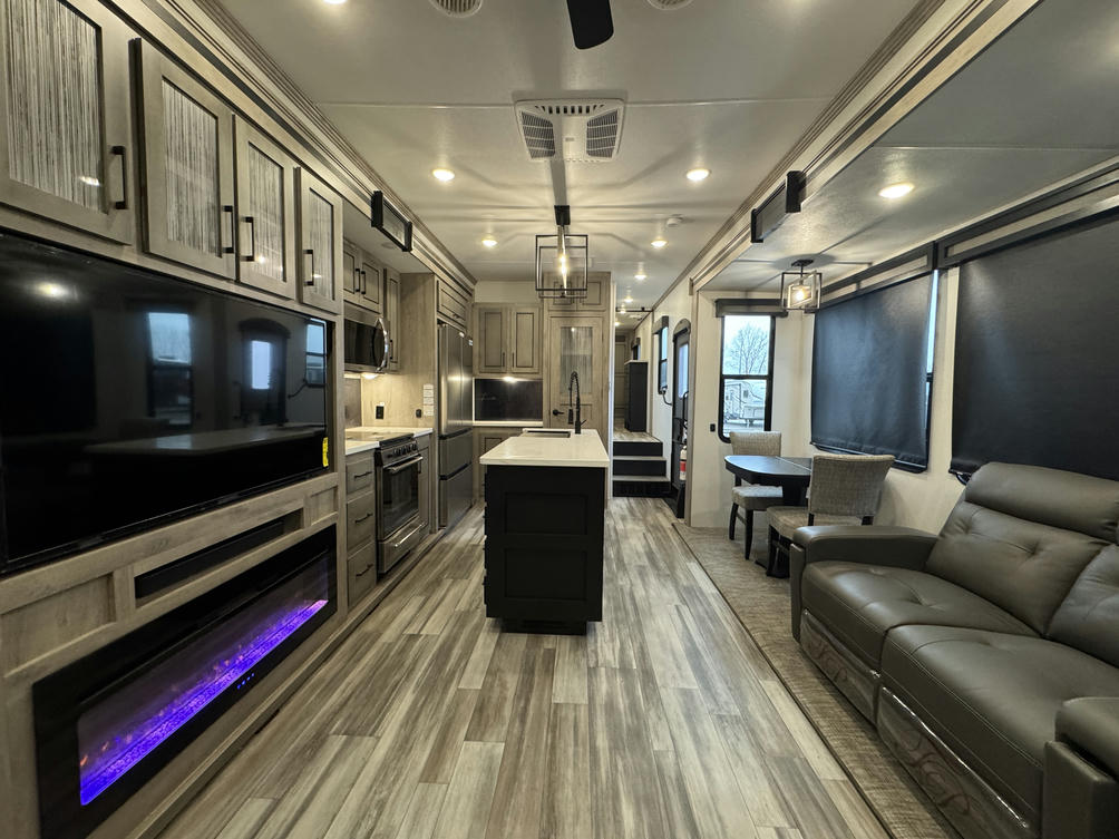 2024 Big Country 3200RLK