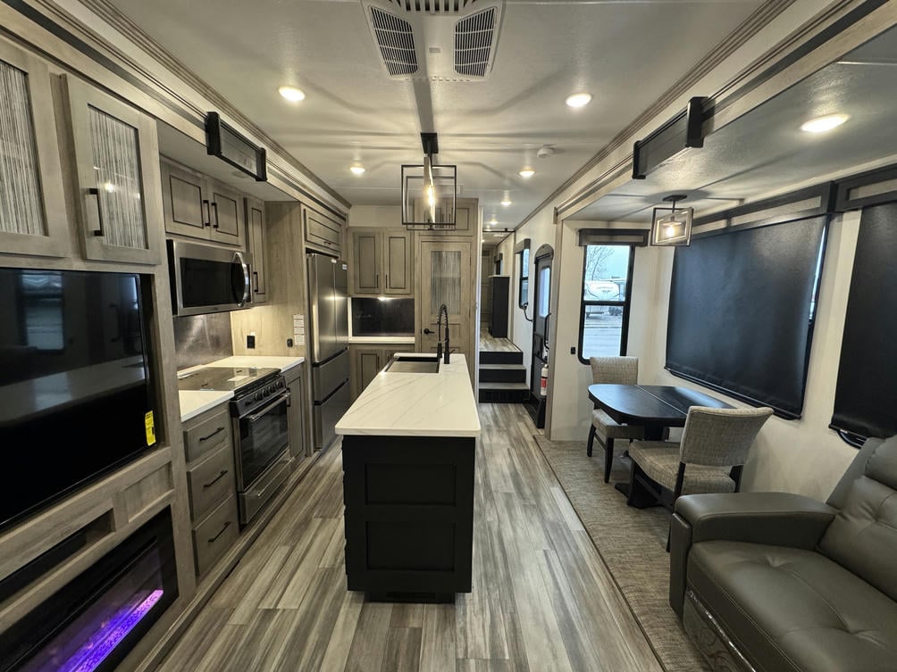 2024 Big Country 3200RLK