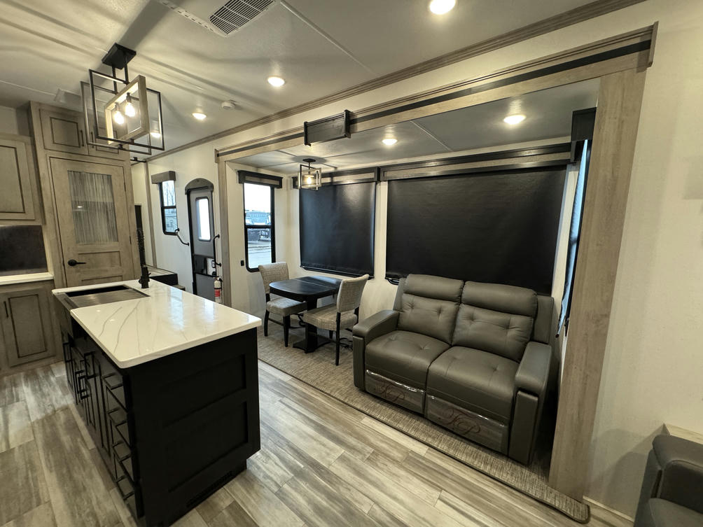 2024 Big Country 3200RLK