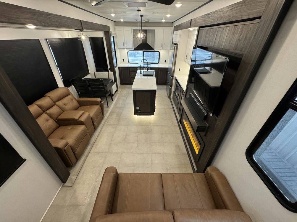 2024 Big Country 3502RKI