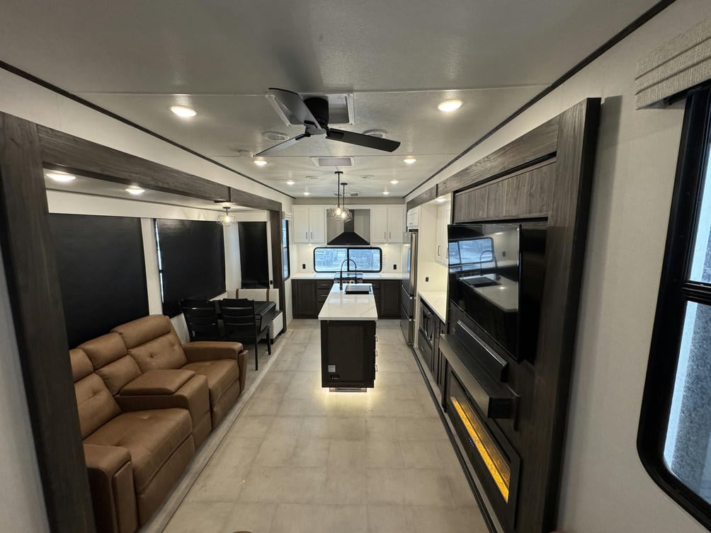 2024 Big Country 3502RKI