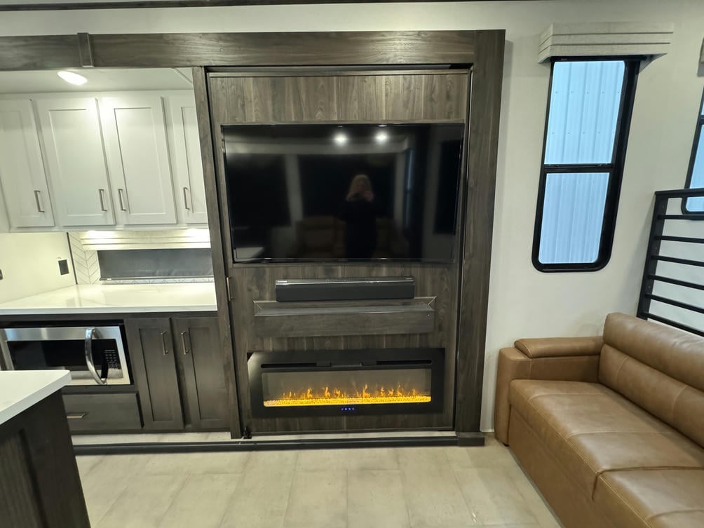 2024 Big Country 3502RKI