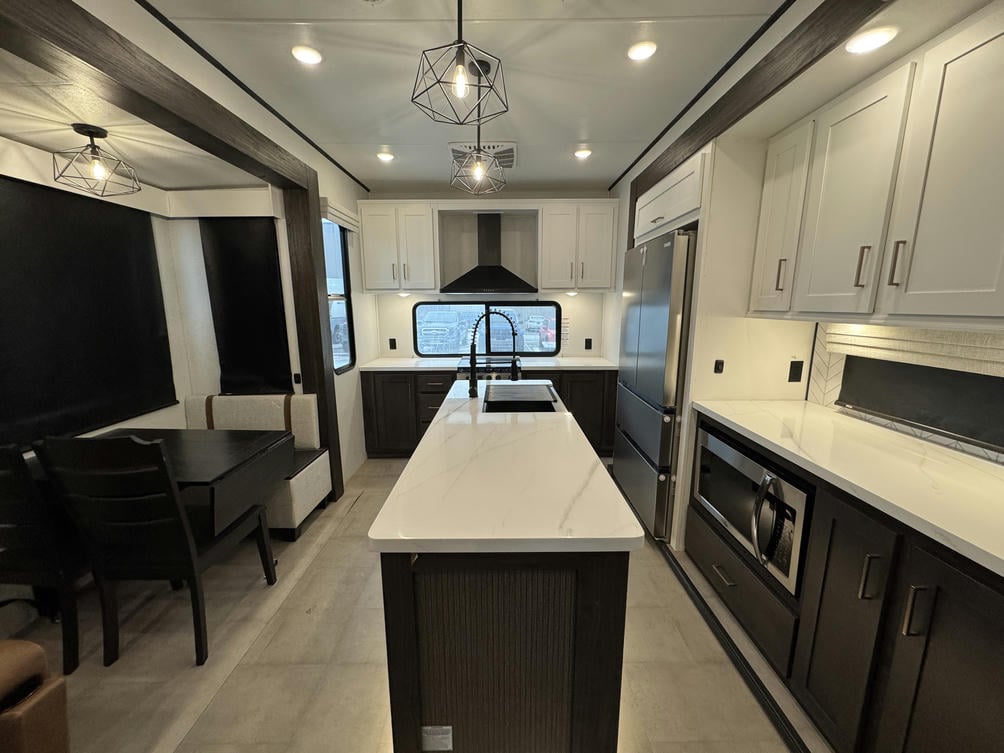 2024 Big Country 3502RKI