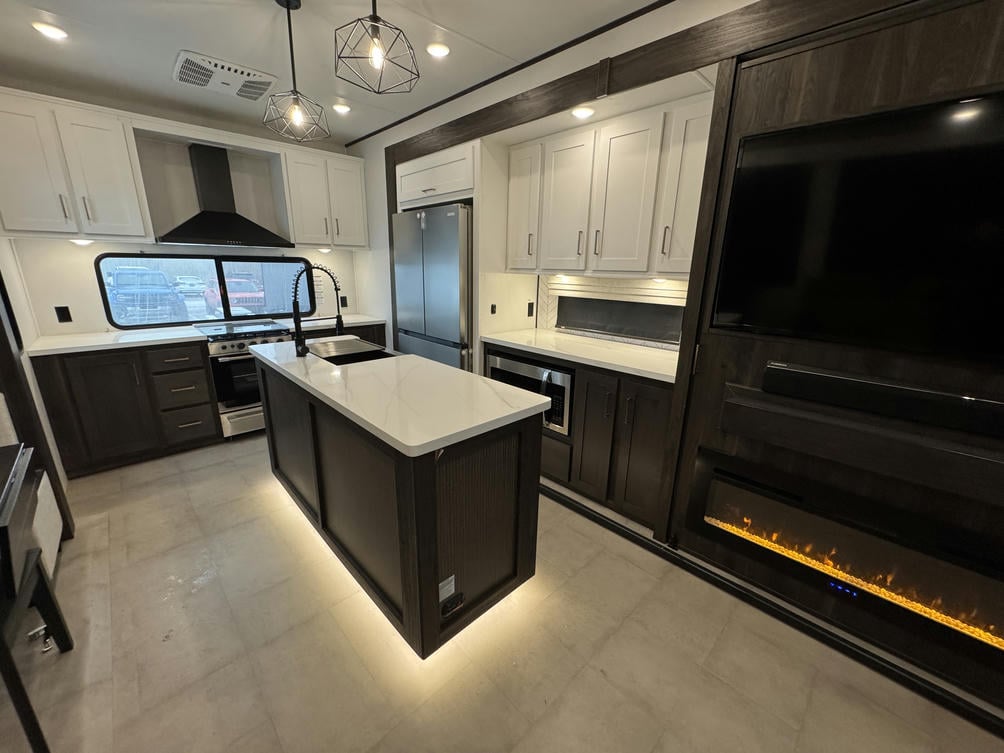 2024 Big Country 3502RKI