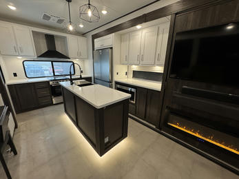 2024 Big Country 3502RKI