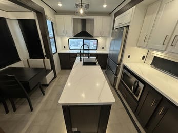 2024 Big Country 3502RKI