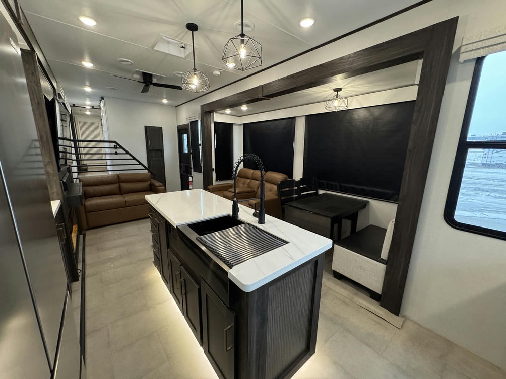 2024 Big Country 3502RKI