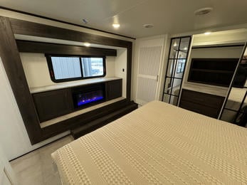 2024 Big Country 3502RKI