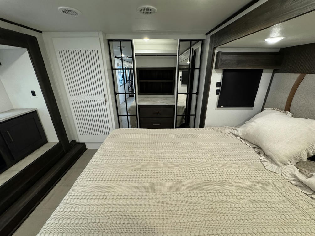 2024 Big Country 3502RKI