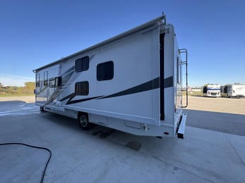 2024 FOUR WINDS 31EV