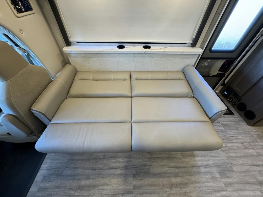 2024 FOUR WINDS 31EV