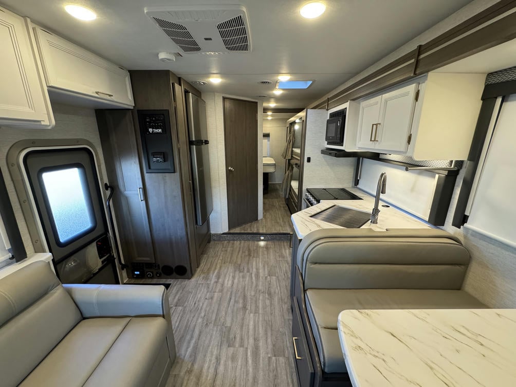 2024 FOUR WINDS 31EV