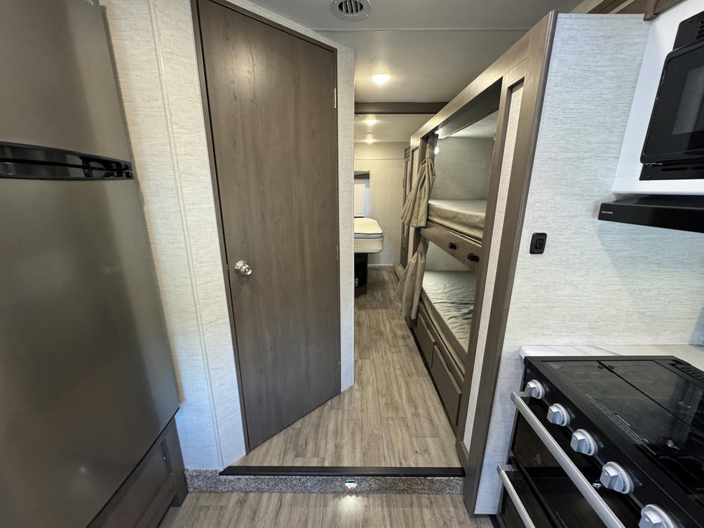 2024 FOUR WINDS 31EV