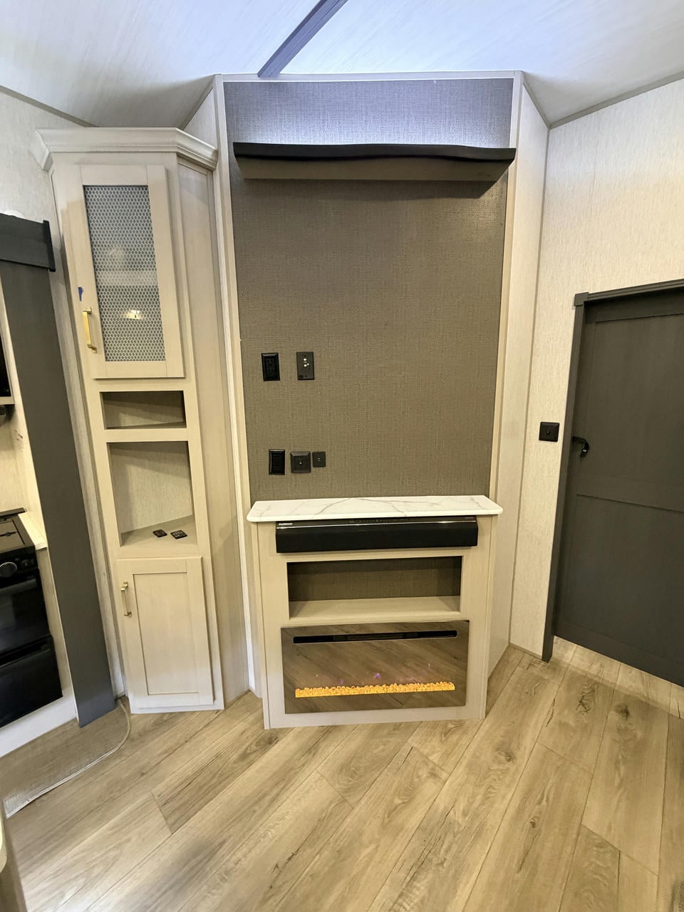 2024 Hemisphere 353BED