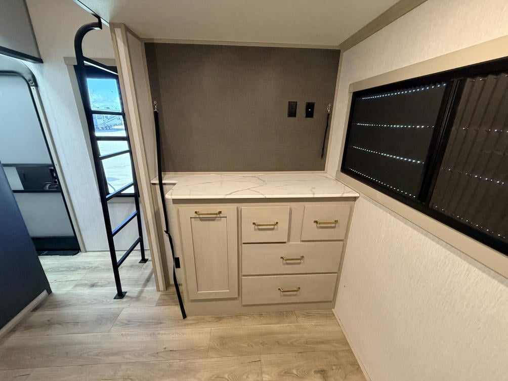 2024 Hemisphere 353BED