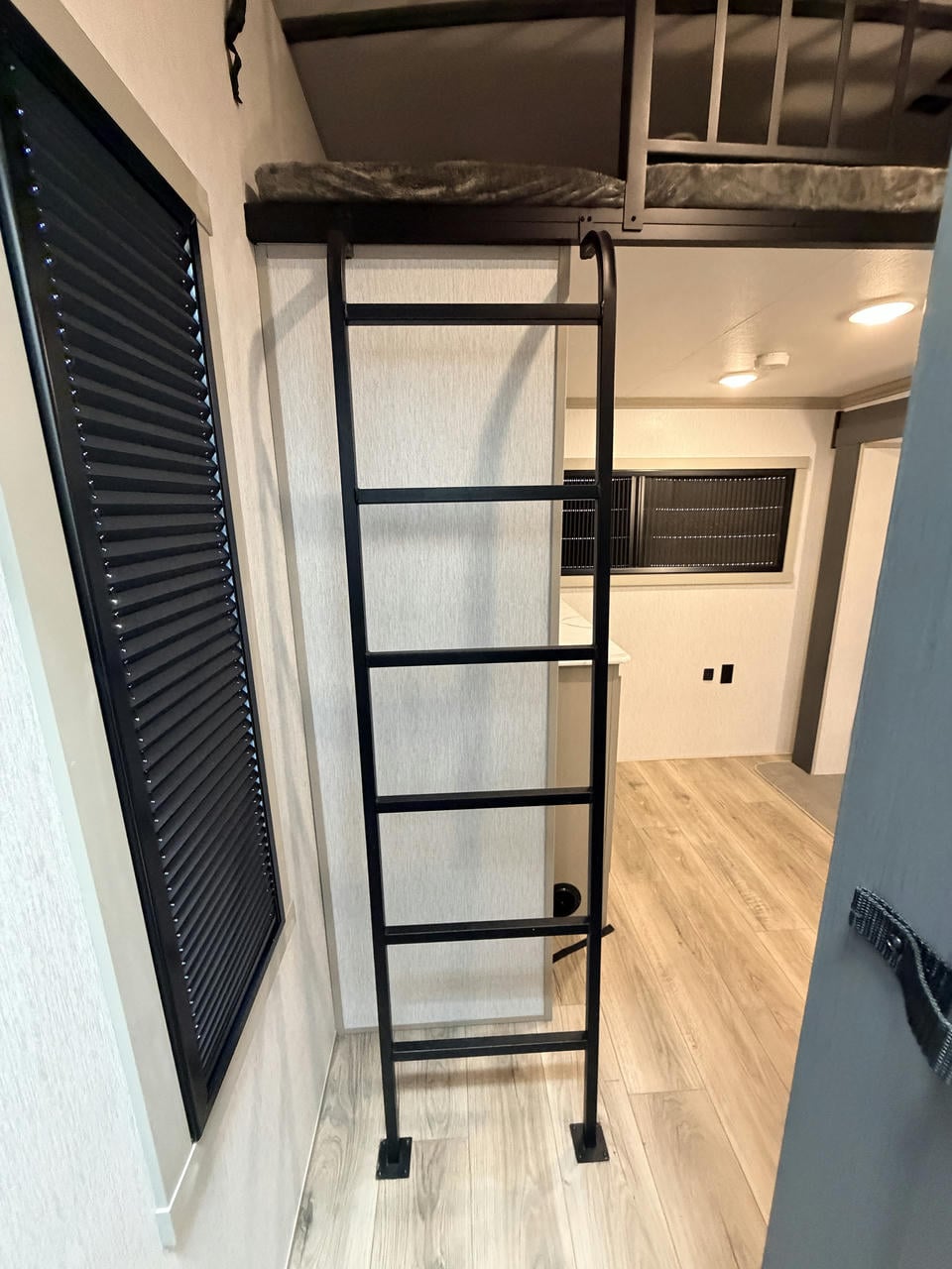 2024 Hemisphere 353BED