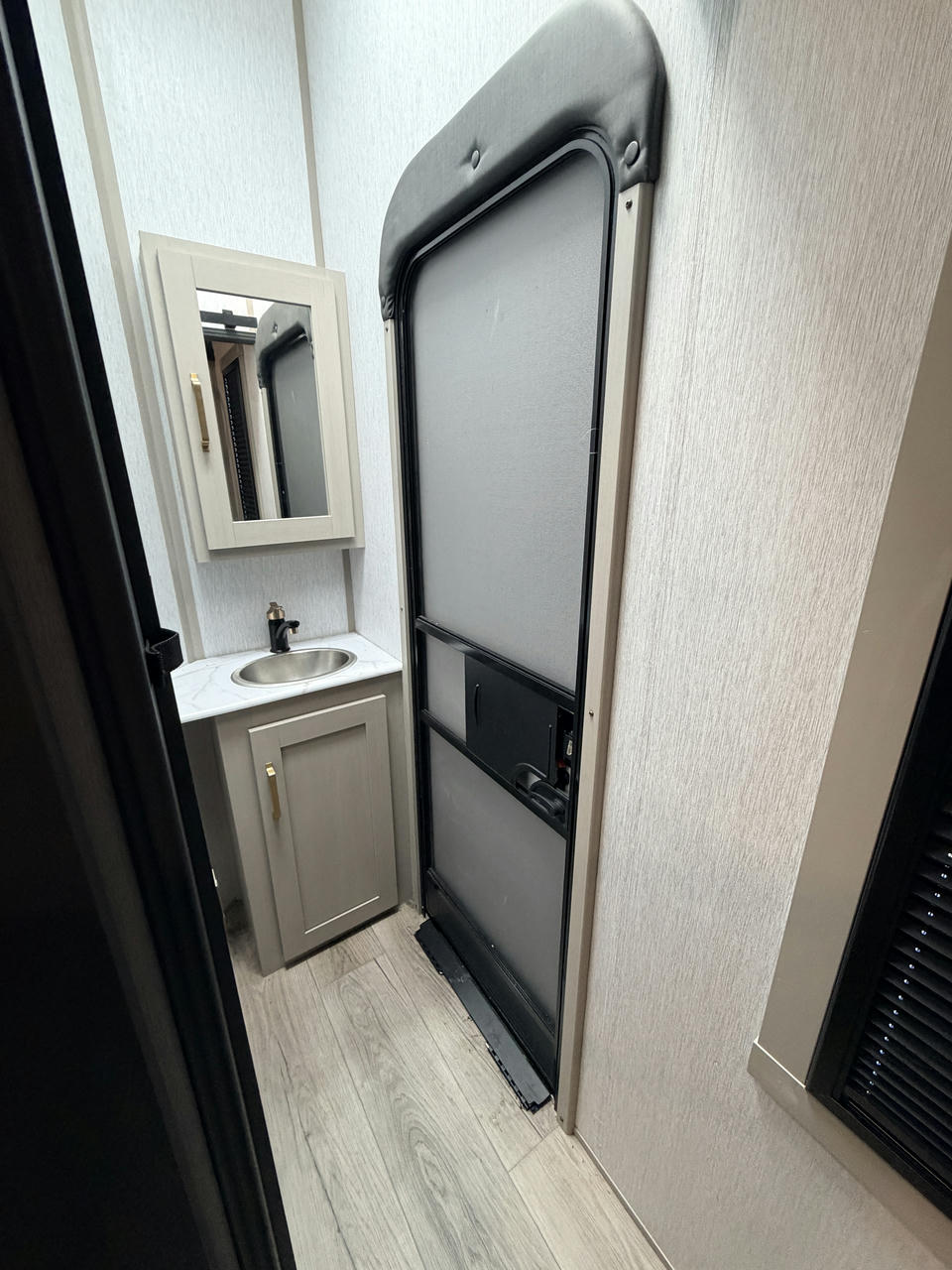 2024 Hemisphere 353BED