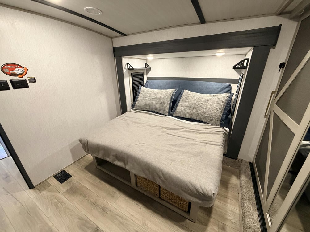 2024 Hemisphere 353BED