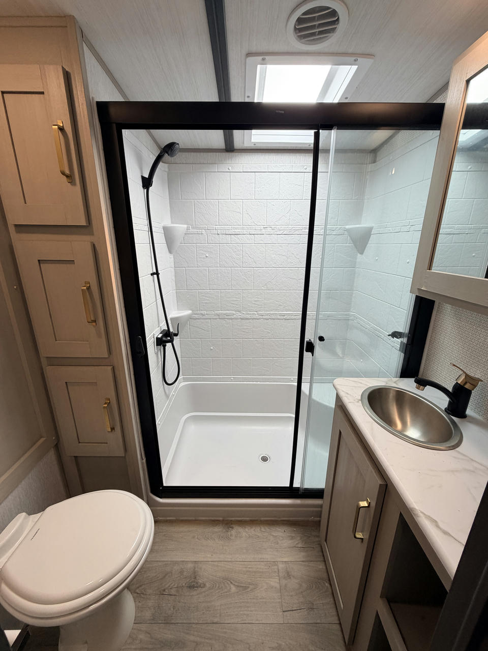 2024 Hemisphere 353BED