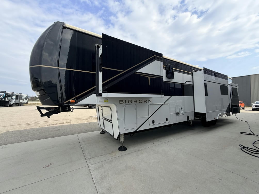 2025 Bighorn 392DS