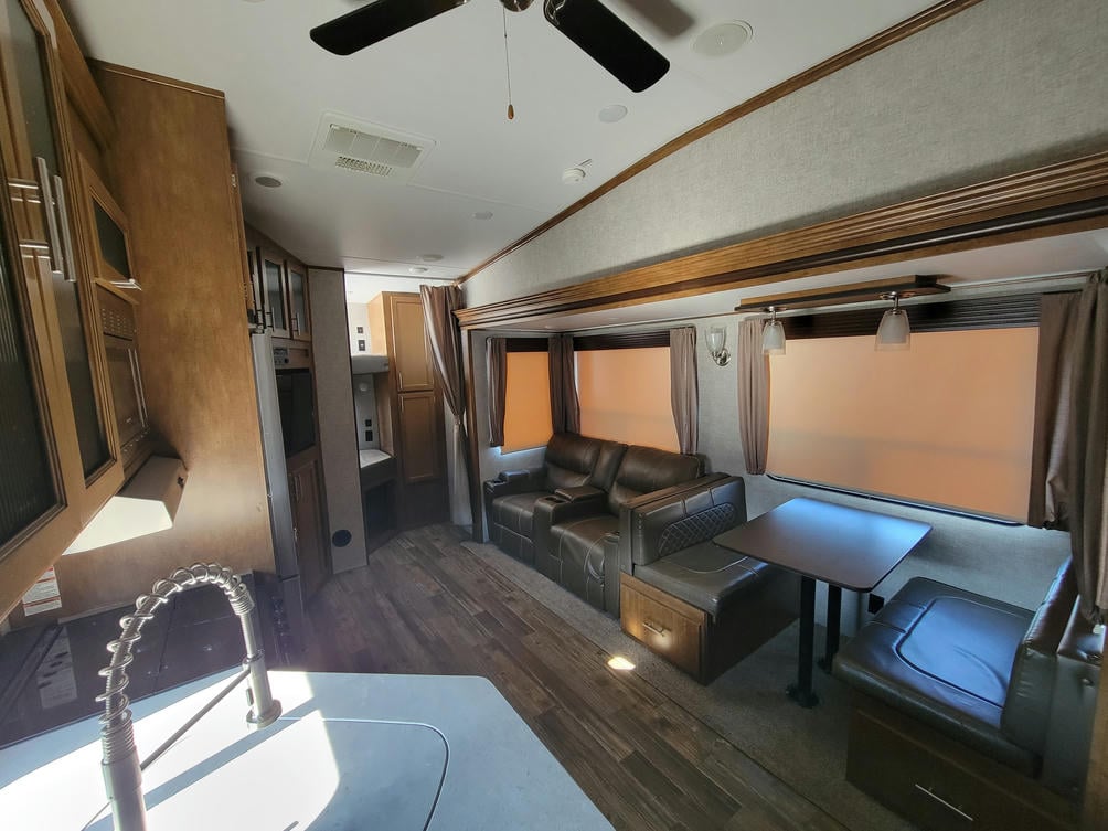 2018 Sabre 27BHD