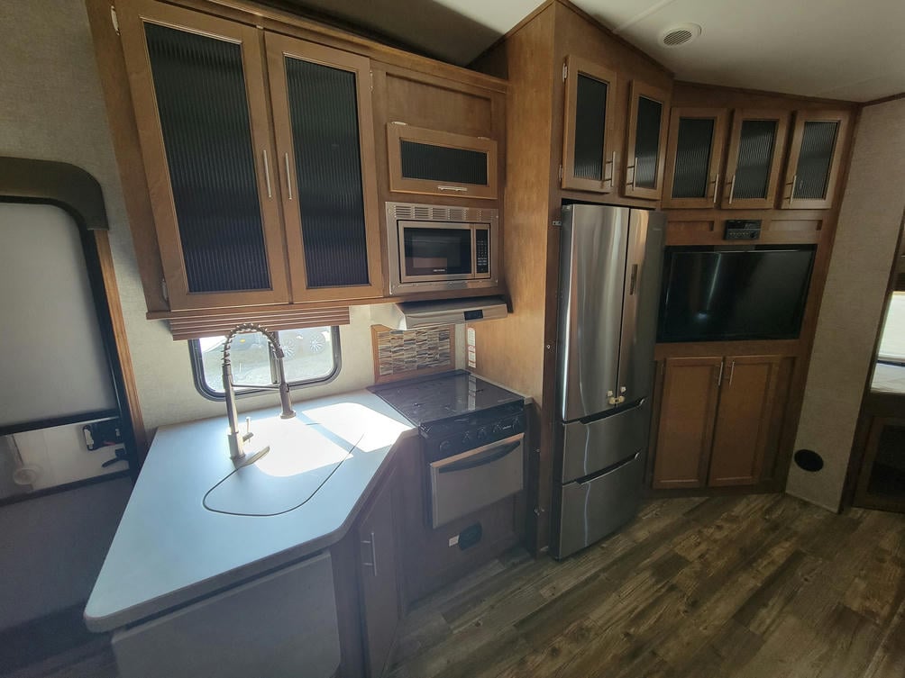 2018 Sabre 27BHD