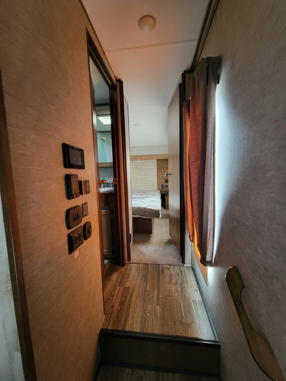 2018 Sabre 27BHD