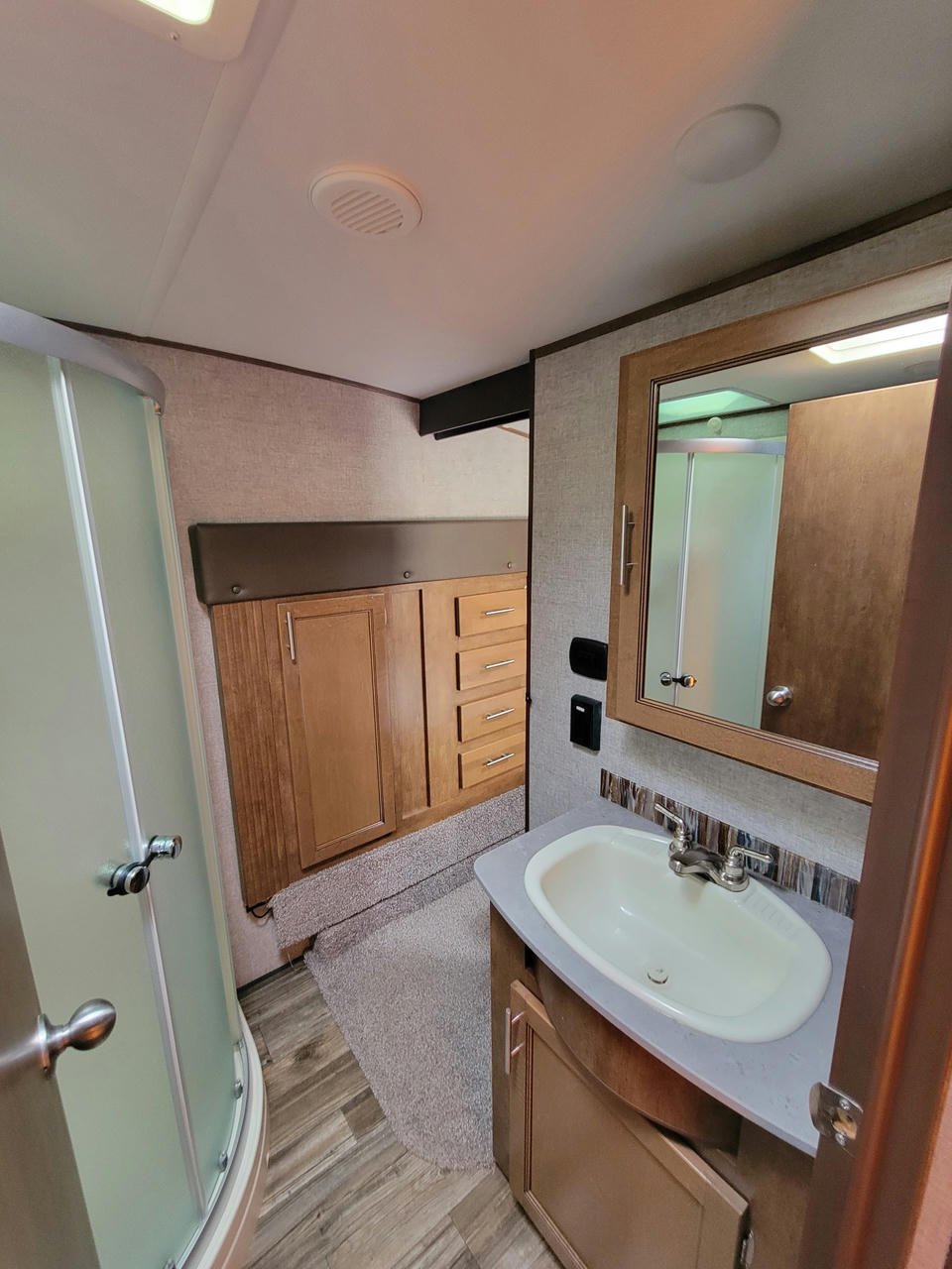 2018 Sabre 27BHD