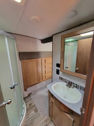 2018 Sabre 27BHD